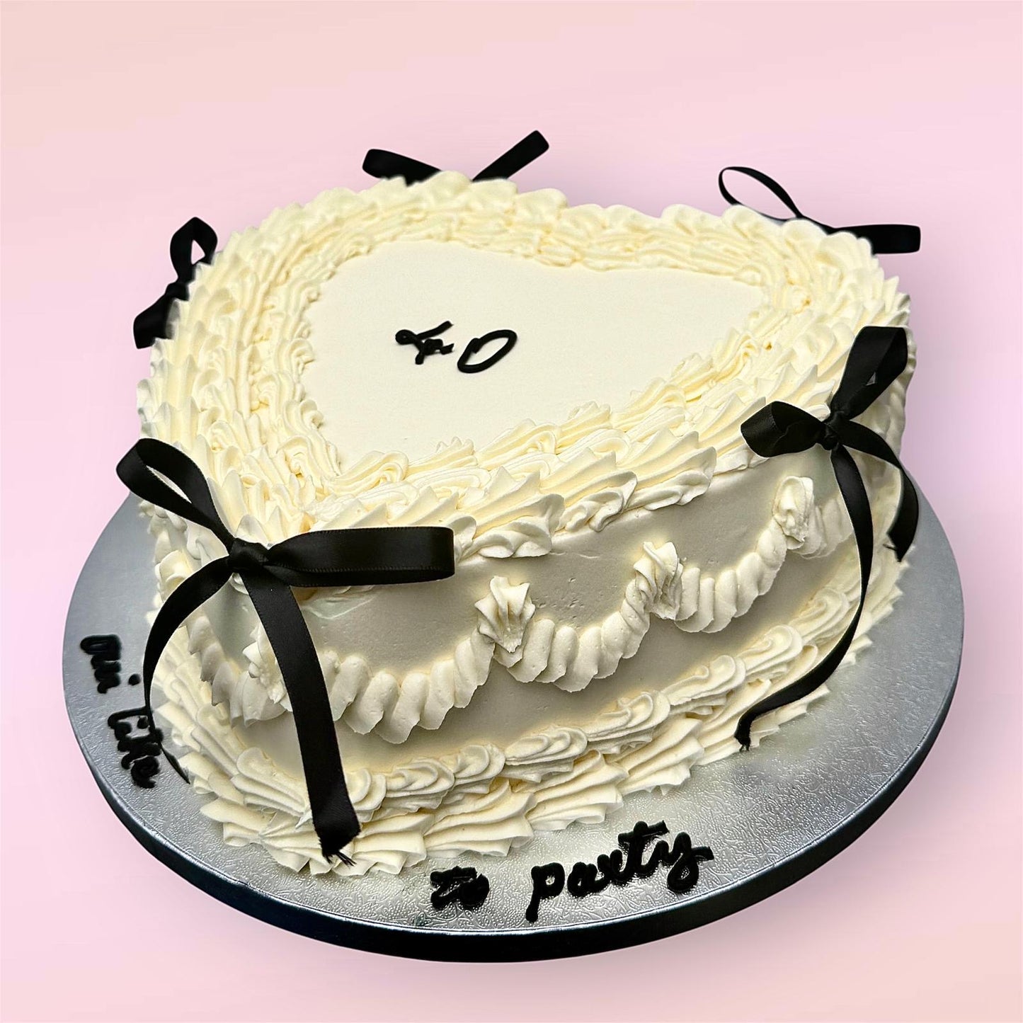Classic HEART Black Bow Vintage Retro Cake